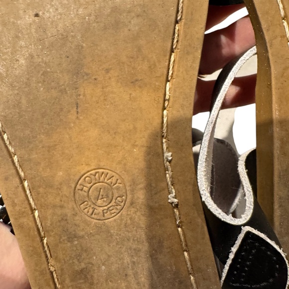 SALT WATER “CLASSIC” black leather flat sandals - size 4 youth (6 women) - Picture 4 of 4